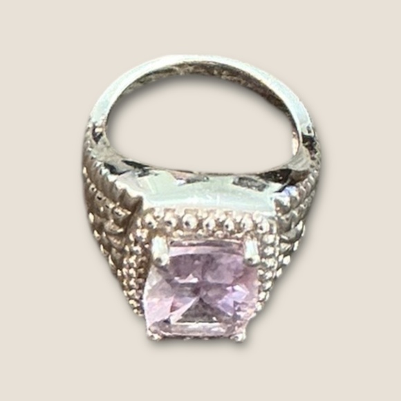 Sterling Silver Lilac colored CZ Ring - Picture 3 of 6